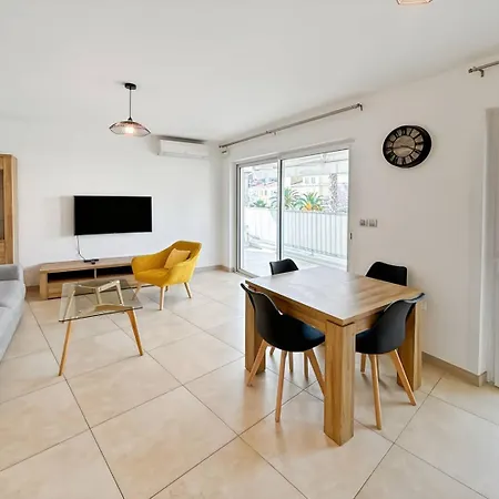 Cam103 - Beau 2 Pieces Avec Terrasse